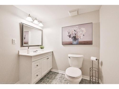 205 Ellis Crescent, Milton, ON - Indoor Photo Showing Bathroom