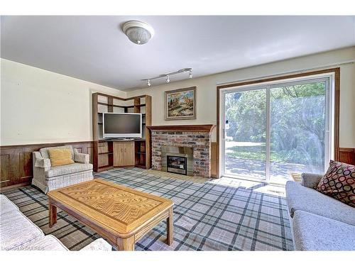 400 Randall Street, Oakville, ON - Indoor Photo Showing Living Room With Fireplace