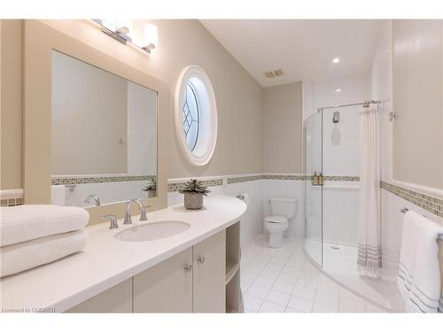 27 Birch Hill Lane, Oakville, ON - Indoor Photo Showing Bathroom