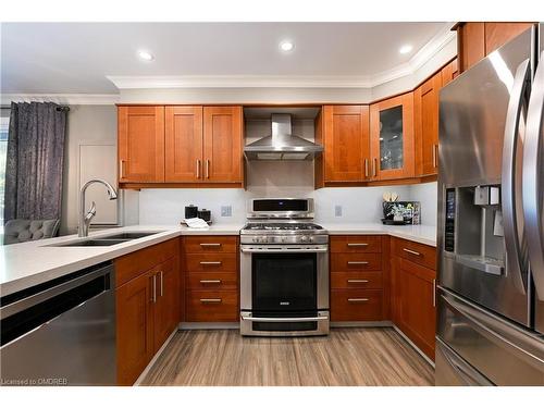 2 Hickory Avenue, Hamilton, ON - Indoor Photo Showing Kitchen