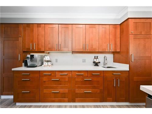 2 Hickory Avenue, Hamilton, ON - Indoor Photo Showing Kitchen