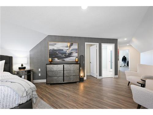 2 Hickory Avenue, Hamilton, ON - Indoor Photo Showing Bedroom