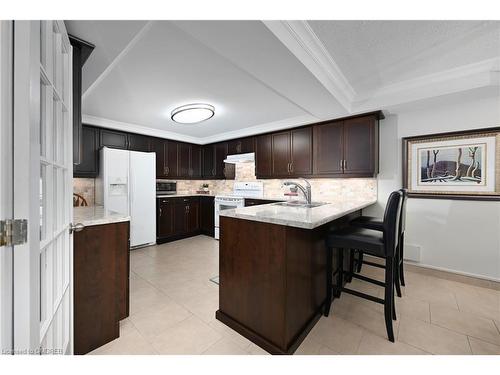 2 Hickory Avenue, Hamilton, ON - Indoor Photo Showing Kitchen