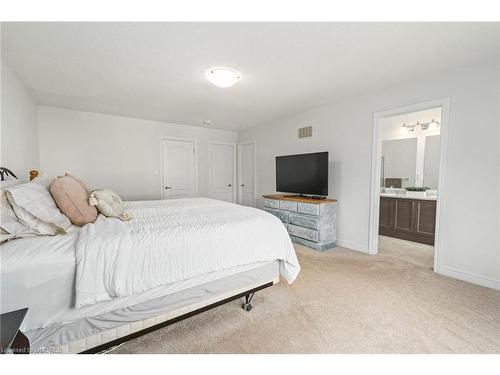 116 Mutrie Boulevard, Rockwood, ON - Indoor Photo Showing Bedroom