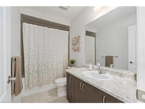 116 Mutrie Boulevard, Rockwood, ON - Indoor Photo Showing Bathroom