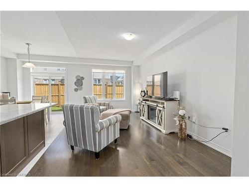 116 Mutrie Boulevard, Rockwood, ON - Indoor Photo Showing Living Room