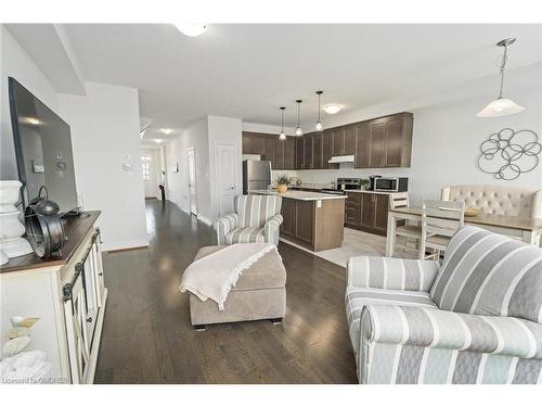 116 Mutrie Boulevard, Rockwood, ON - Indoor Photo Showing Other Room