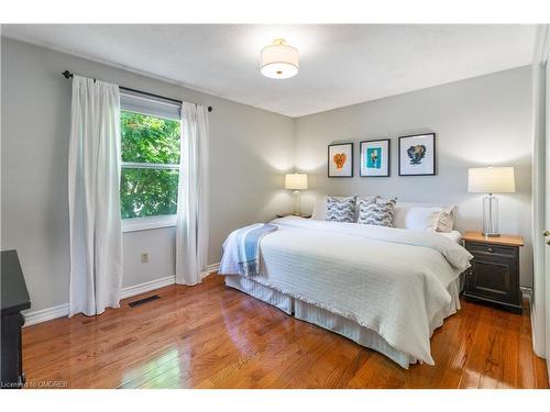 95 Elgin Drive, Brampton, ON - Indoor Photo Showing Bedroom