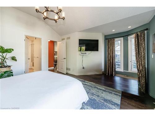 1890 Lakeshore Road, Niagara-On-The-Lake, ON - Indoor Photo Showing Bedroom