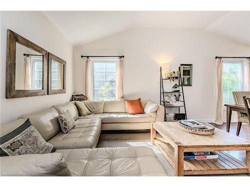 1890 Lakeshore Road, Niagara-On-The-Lake, ON - Indoor Photo Showing Living Room