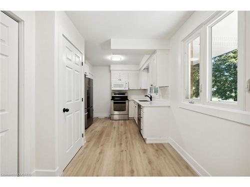 Upper-87 Leaside Drive, St. Catharines, ON - Indoor Photo Showing Kitchen