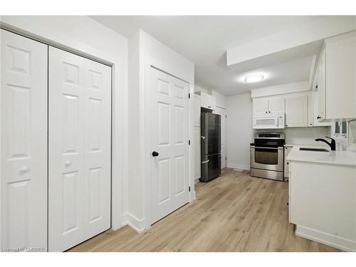 Upper-87 Leaside Drive, St. Catharines, ON - Indoor Photo Showing Kitchen