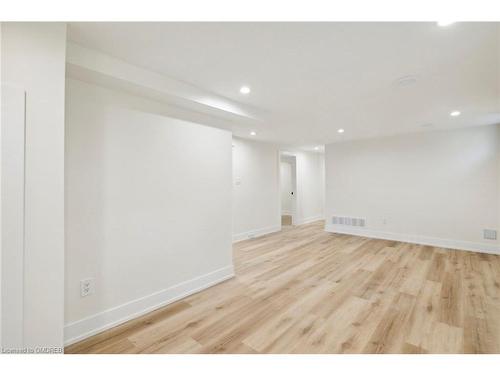 Lower-87 Leaside Drive, St. Catharines, ON - Indoor Photo Showing Other Room