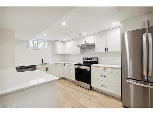 Lower-87 Leaside Drive, St. Catharines, ON - Indoor Photo Showing Kitchen