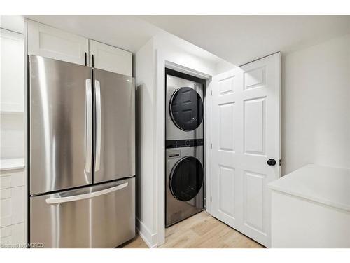 Lower-87 Leaside Drive, St. Catharines, ON - Indoor Photo Showing Laundry Room