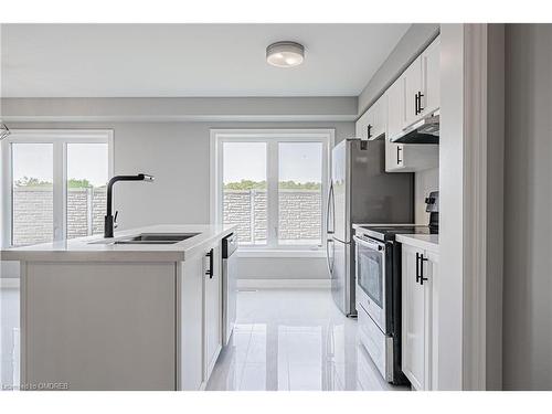 30-470 Linden Drive Drive, Cambridge, ON - Indoor Photo Showing Kitchen