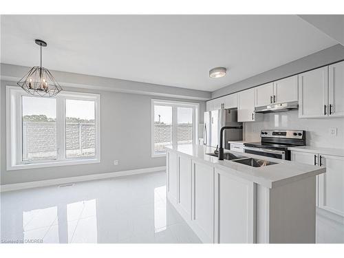 30-470 Linden Drive Drive, Cambridge, ON - Indoor Photo Showing Kitchen With Double Sink