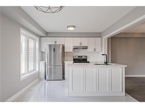 30-470 Linden Drive Drive, Cambridge, ON - Indoor Photo Showing Kitchen With Stainless Steel Kitchen