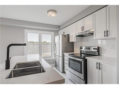 30-470 Linden Drive Drive, Cambridge, ON - Indoor Photo Showing Kitchen With Stainless Steel Kitchen With Double Sink