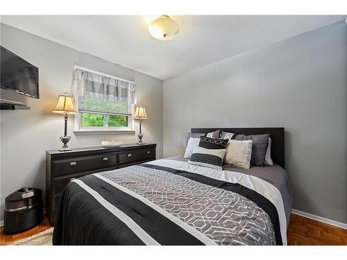 40 Greenwood Crescent, Brampton, ON - Indoor Photo Showing Bedroom