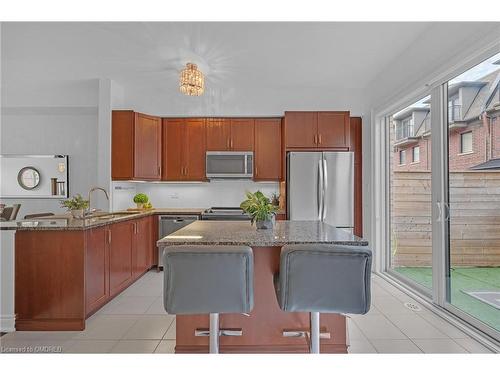 51-275 Royalton Common, Oakville, Oakville, ON - Indoor Photo Showing Kitchen