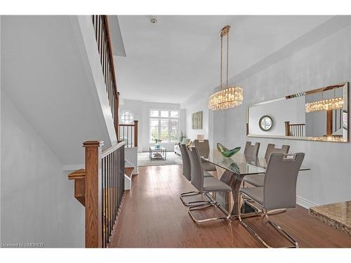 51-275 Royalton Common, Oakville, Oakville, ON - Indoor Photo Showing Dining Room