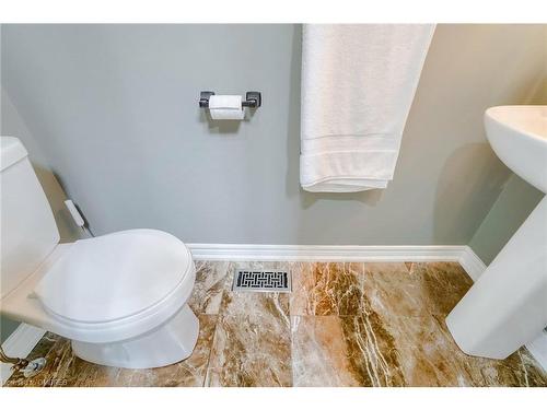 79 Padua Crescent, Stoney Creek, ON - Indoor Photo Showing Bathroom