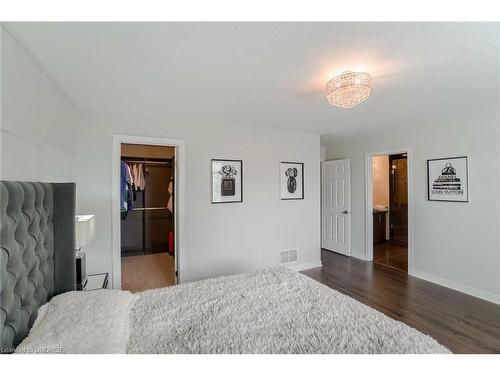 79 Padua Crescent, Stoney Creek, ON - Indoor Photo Showing Bedroom