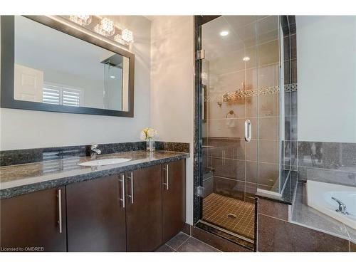 79 Padua Crescent, Stoney Creek, ON - Indoor Photo Showing Bathroom