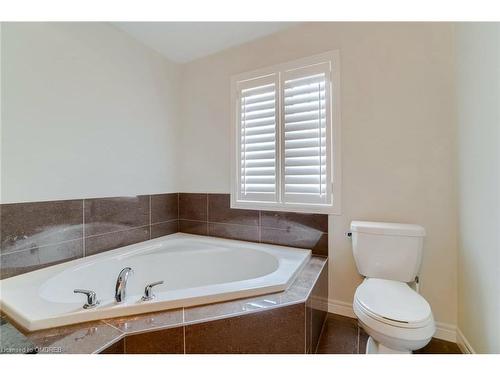 79 Padua Crescent, Stoney Creek, ON - Indoor Photo Showing Bathroom