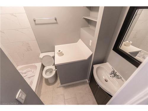 1-130 York Street, St. Catharines, ON - Indoor Photo Showing Bathroom