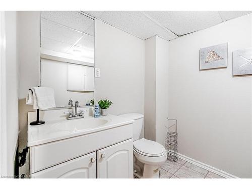 92-1240 Westview Terrace, Oakville, ON - Indoor Photo Showing Bathroom