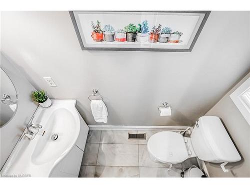 92-1240 Westview Terrace, Oakville, ON - Indoor Photo Showing Bathroom