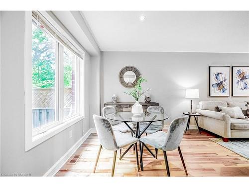 92-1240 Westview Terrace, Oakville, ON - Indoor Photo Showing Dining Room