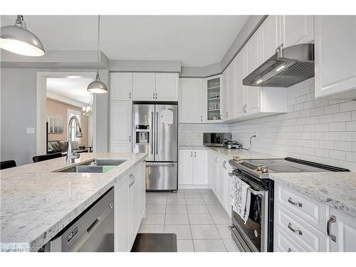 392 Grindstone Trail Trail, Oakville, ON - Indoor Photo Showing Kitchen With Stainless Steel Kitchen With Double Sink With Upgraded Kitchen