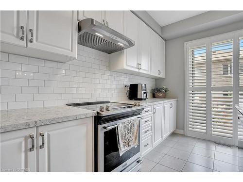 392 Grindstone Trail Trail, Oakville, ON - Indoor Photo Showing Kitchen