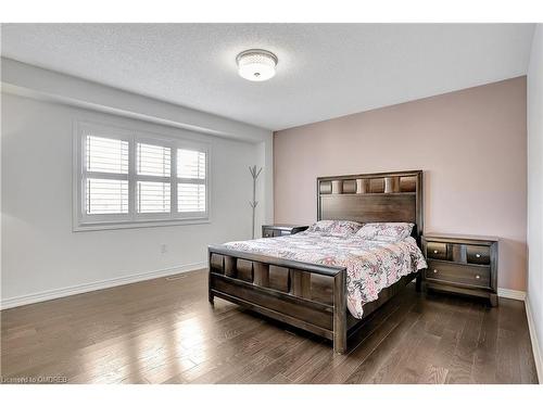 392 Grindstone Trail Trail, Oakville, ON - Indoor Photo Showing Bedroom