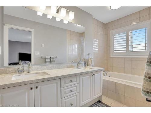 392 Grindstone Trail Trail, Oakville, ON - Indoor Photo Showing Bathroom