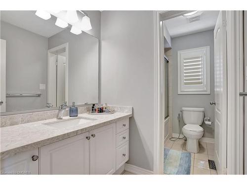 392 Grindstone Trail Trail, Oakville, ON - Indoor Photo Showing Bathroom