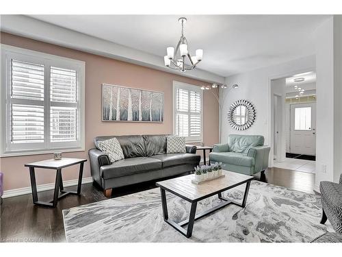 392 Grindstone Trail Trail, Oakville, ON - Indoor Photo Showing Living Room