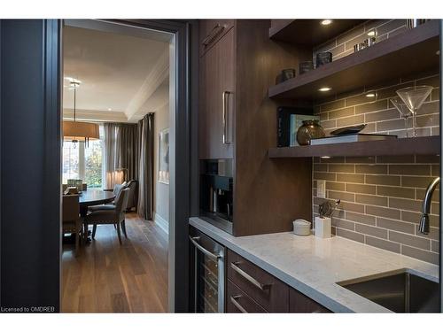 304 Mcgibbon Drive, Milton, ON - Indoor Photo Showing Kitchen