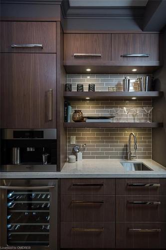 304 Mcgibbon Drive, Milton, ON - Indoor Photo Showing Kitchen