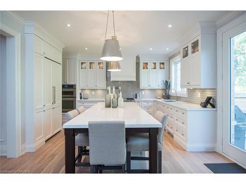 304 Mcgibbon Drive, Milton, ON - Indoor Photo Showing Kitchen With Upgraded Kitchen