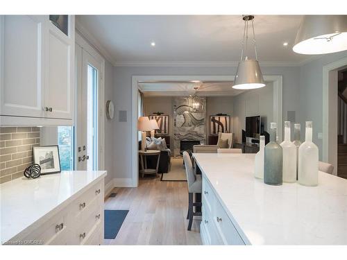 304 Mcgibbon Drive, Milton, ON - Indoor Photo Showing Kitchen