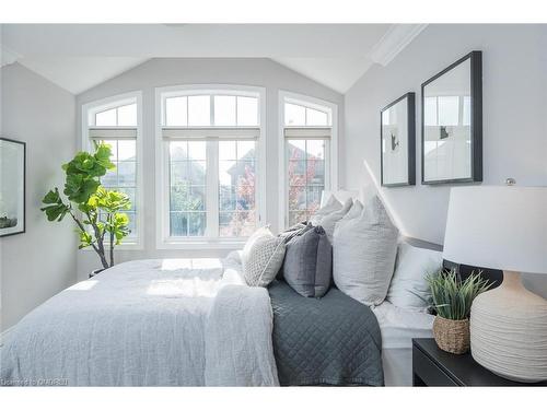 304 Mcgibbon Drive, Milton, ON - Indoor Photo Showing Bedroom