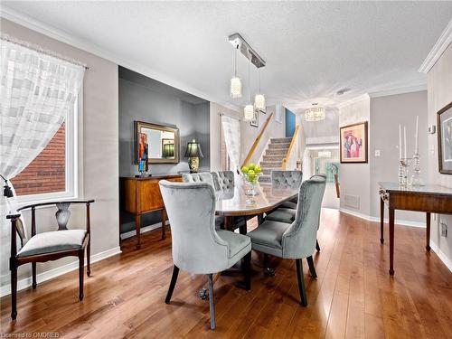 2252 Fairbairn Court, Oakville, ON - Indoor Photo Showing Dining Room