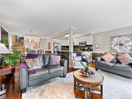 2252 Fairbairn Court, Oakville, ON - Indoor Photo Showing Living Room