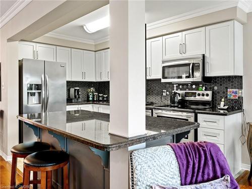 2252 Fairbairn Court, Oakville, ON - Indoor Photo Showing Kitchen