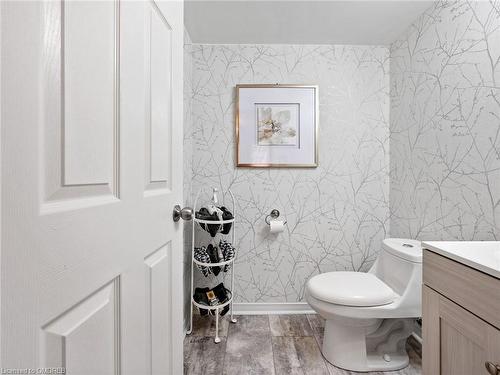 2252 Fairbairn Court, Oakville, ON - Indoor Photo Showing Bathroom