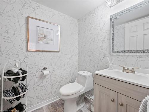 2252 Fairbairn Court, Oakville, ON - Indoor Photo Showing Bathroom